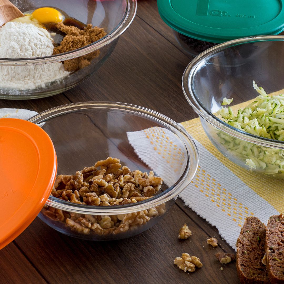 Pyrex® 6-piece Mixing Bowl Set with Assorted Lids - Image 2